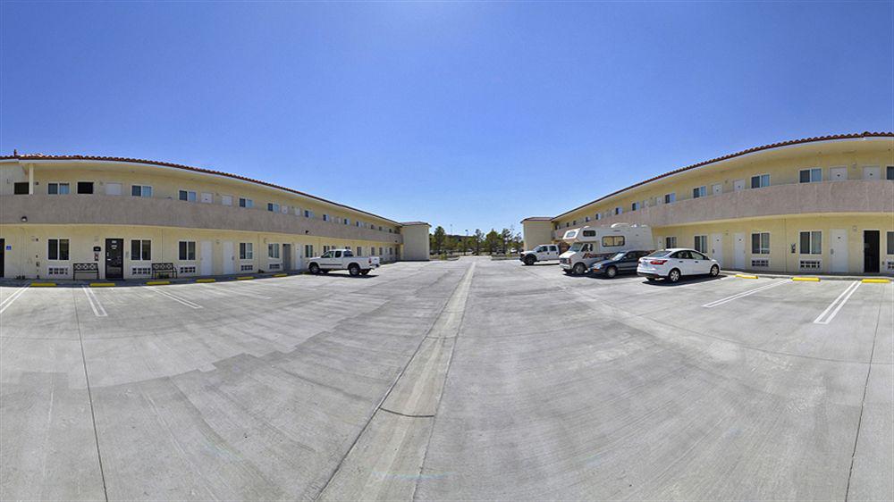 Baymont By Wyndham Ridgecrest Motel Eksteriør billede
