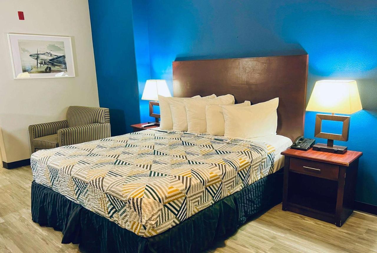 Baymont By Wyndham Ridgecrest Motel Eksteriør billede